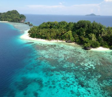 Beautiful islands wth excellent diving in Indonesia